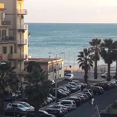 Casa Valente Lägenhet Ladispoli Exteriör bild